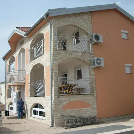 Gemuetliche Auf By Interhome