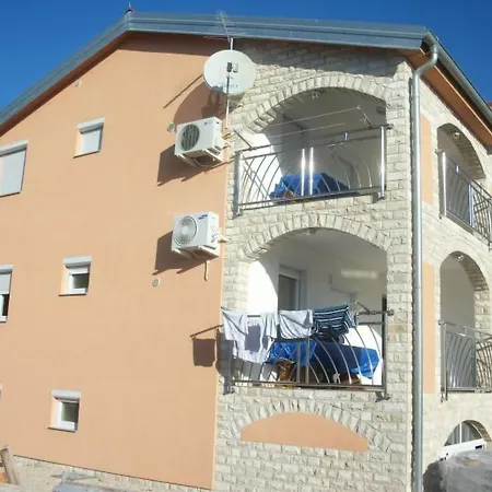 Gemuetliche Auf Vir By Interhome Apartman Vir